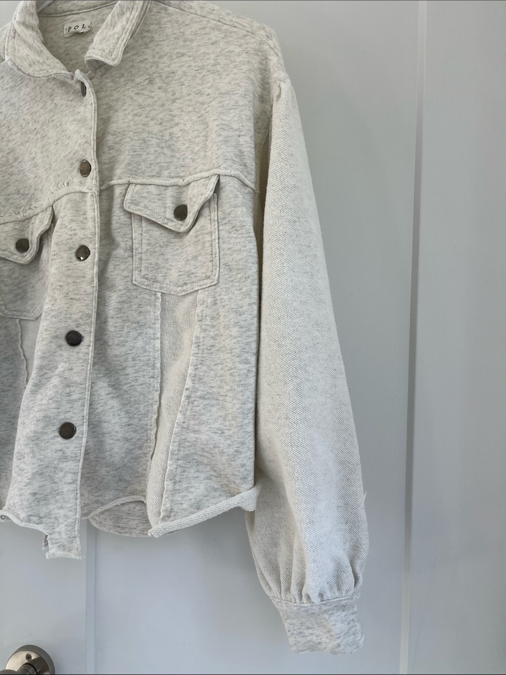 POL Cream Heather Gray Raw Hem Balloon Sleeve Crop Jacket Sweatshirt Shacket M - Picture 3 of 11